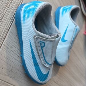 Nike Jr. Mecurial Vapor 16 Club Turf Soccer 8c Toddler